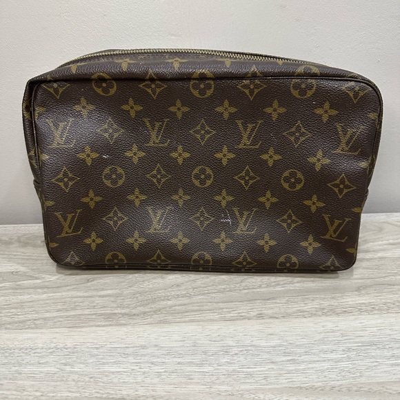 Louis Vuitton Brown Monogram Men's Bag - Picture 1 of 12